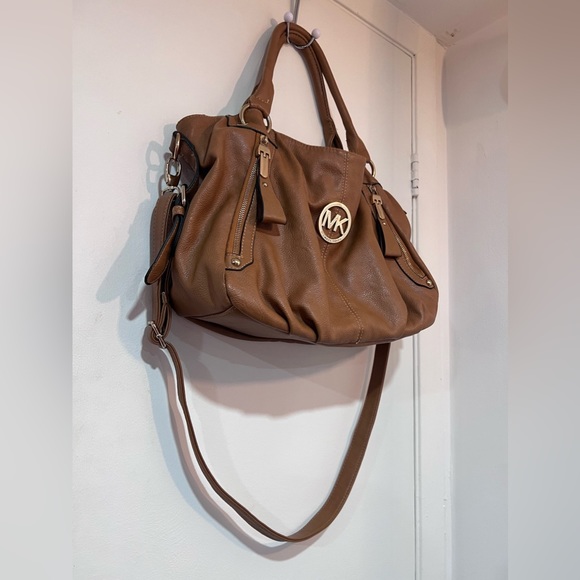 Tan leather Michael Kors shoulder/messenger bag 🤎 - Picture 4 of 7